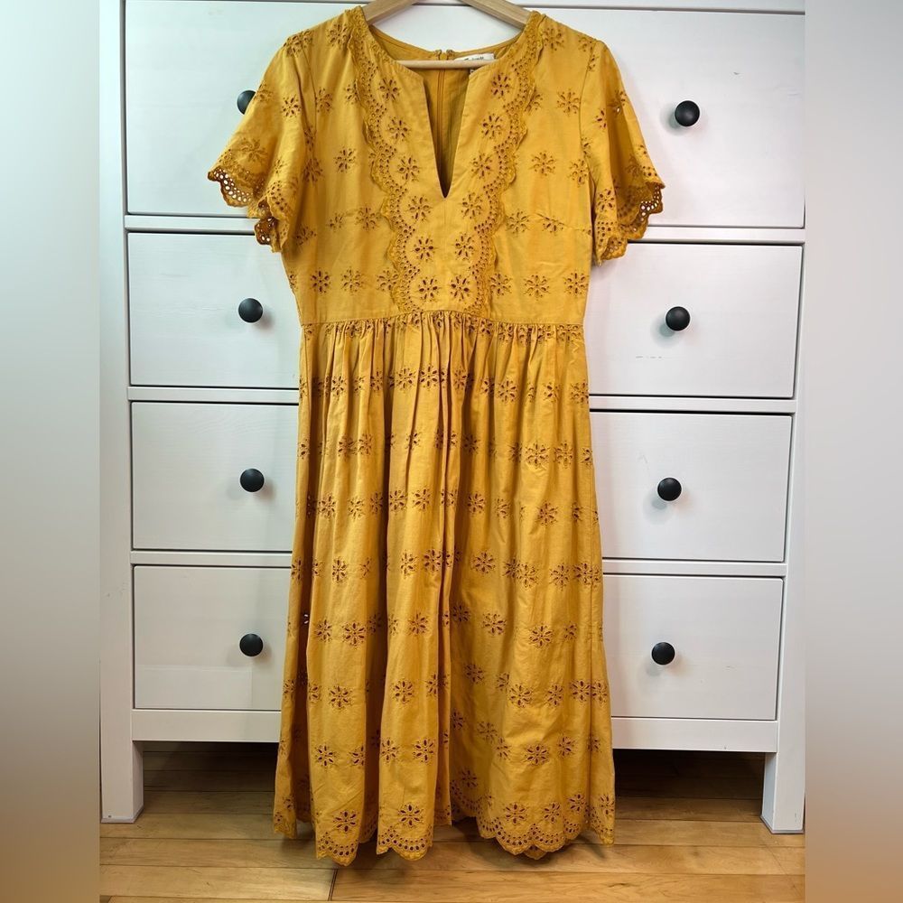 Madewell Scalloped Eyelet Midi Dress size 8 100% cotton embroidered party casual